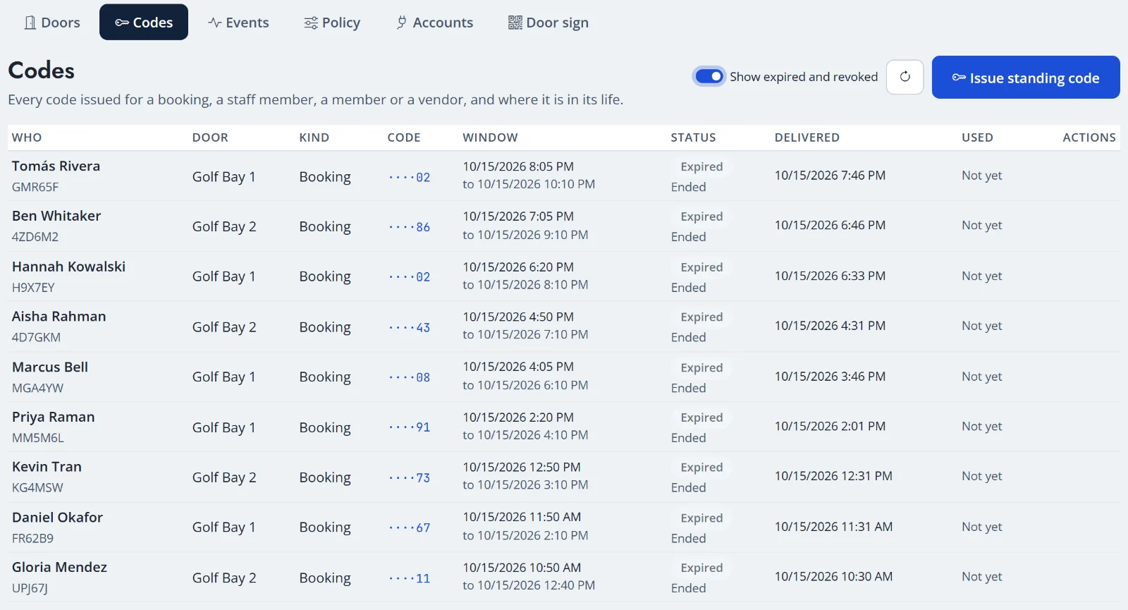 Door codes list with one code per golf bay booking, its time window, delivery time before arrival and an expired status